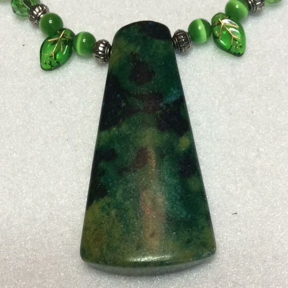 FINAL SALE PRICE OOAK Design Stone, Crystal & Metal Necklace & ER’s - Picture 2 of 6